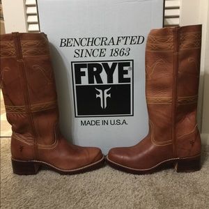 Frye women’s campus stitching horse boot